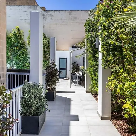 A Stunning 5 Bedroom In Madliena With A Pool *