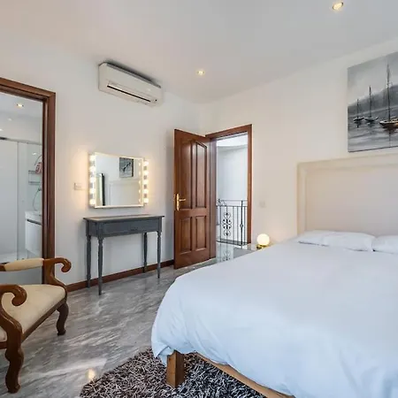 A Stunning 5 Bedroom In Madliena With A Pool Is-Swieqi