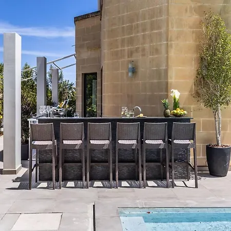 A Stunning 5 Bedroom In Madliena With A Pool Villa Is-Swieqi